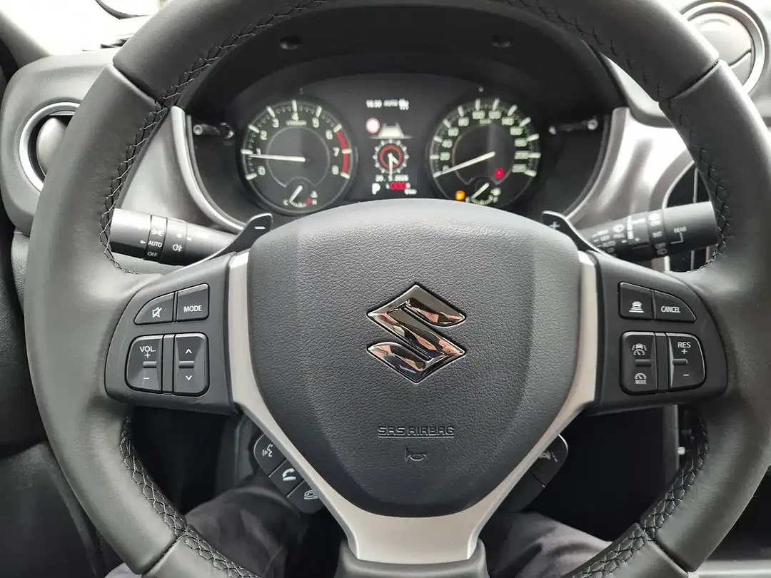 Suzuki Vitara - Thumbnail 15
