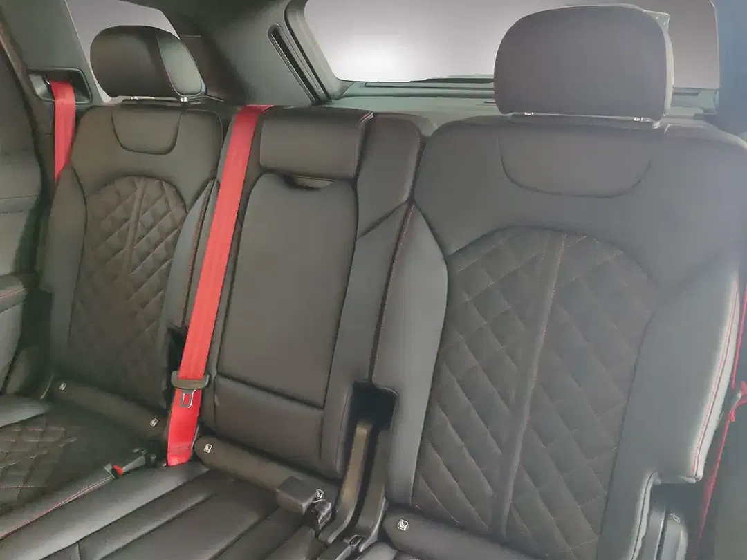 Audi Q7 - Thumbnail 14