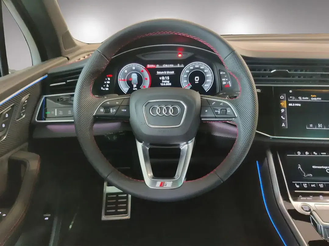 Audi Q7 - Thumbnail 9