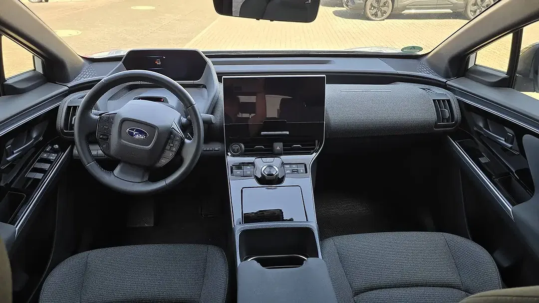 Subaru Solterra - Thumbnail 9