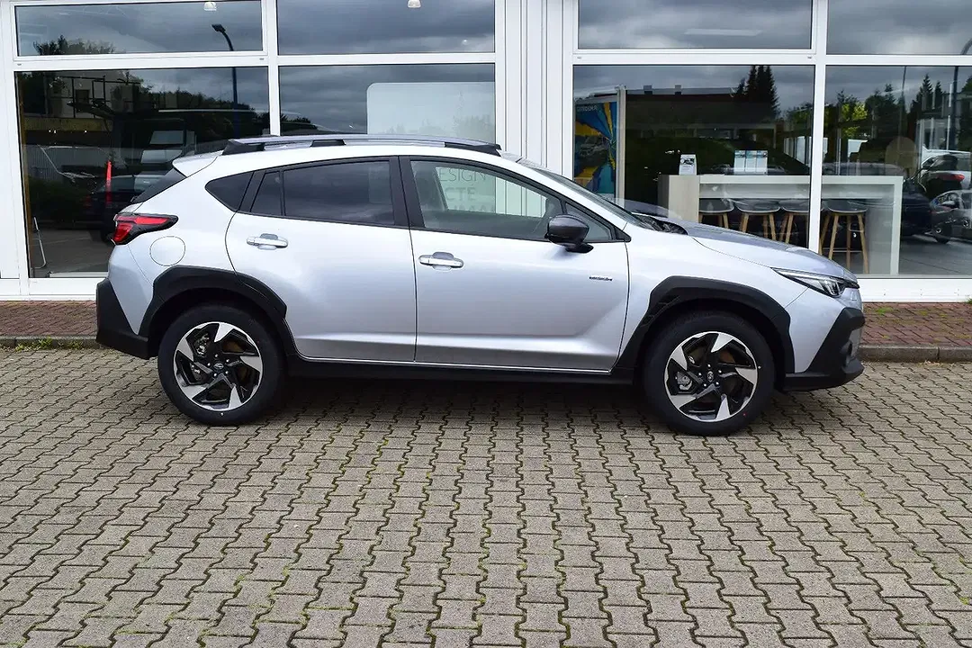 Subaru Crosstrek - Thumbnail 3