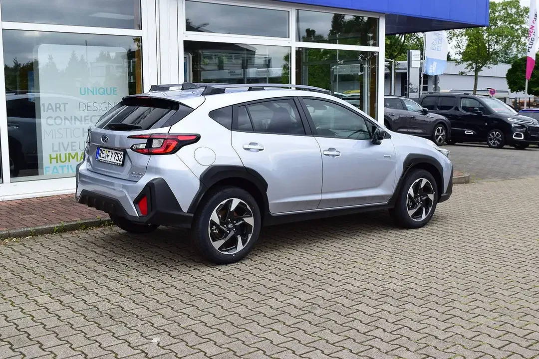 Subaru Crosstrek - Thumbnail 4