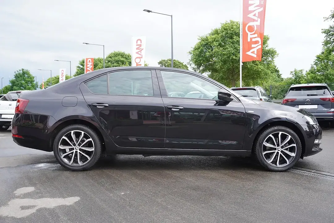 Skoda Octavia - Thumbnail 3