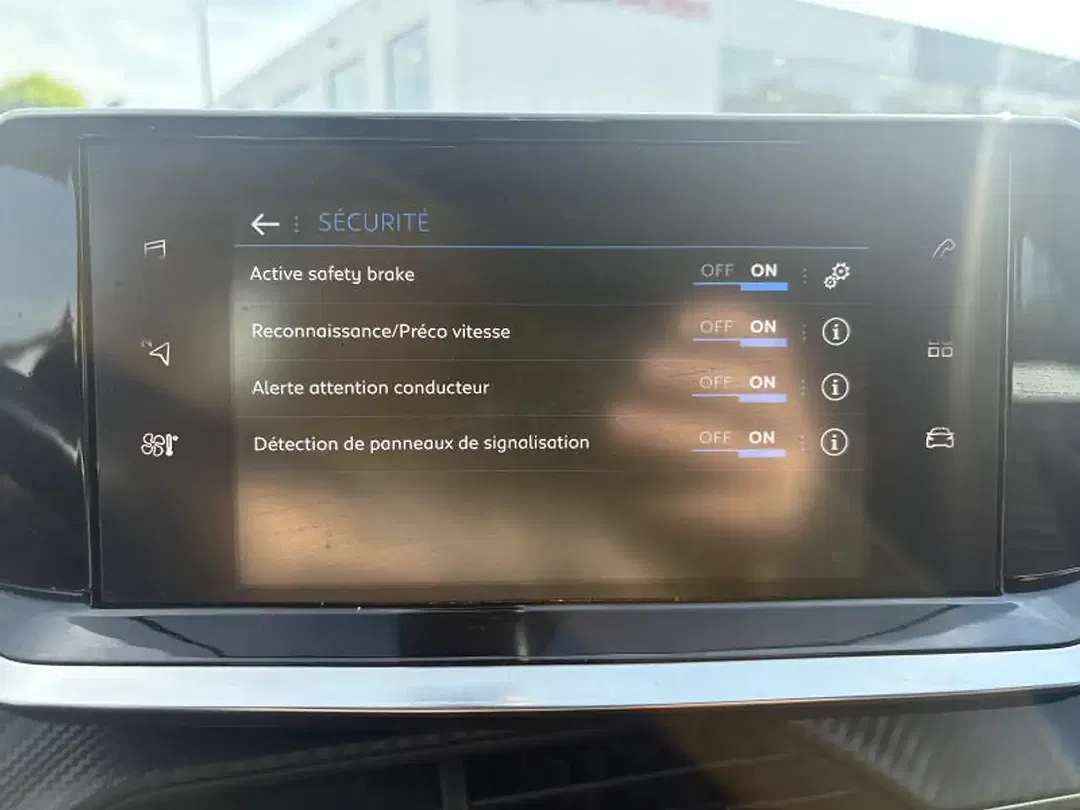 Peugeot 2008 - Thumbnail 13