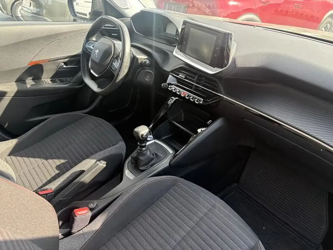 Peugeot 2008 - Thumbnail 2