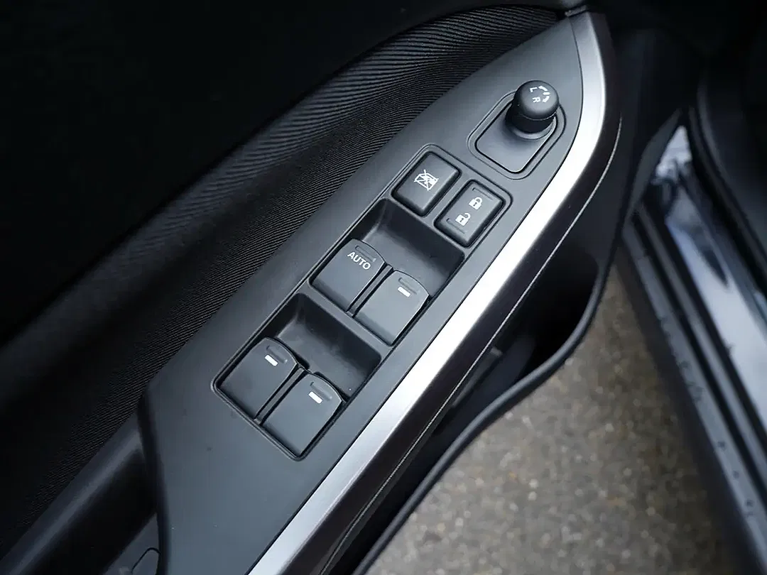 Suzuki Vitara - Thumbnail 10