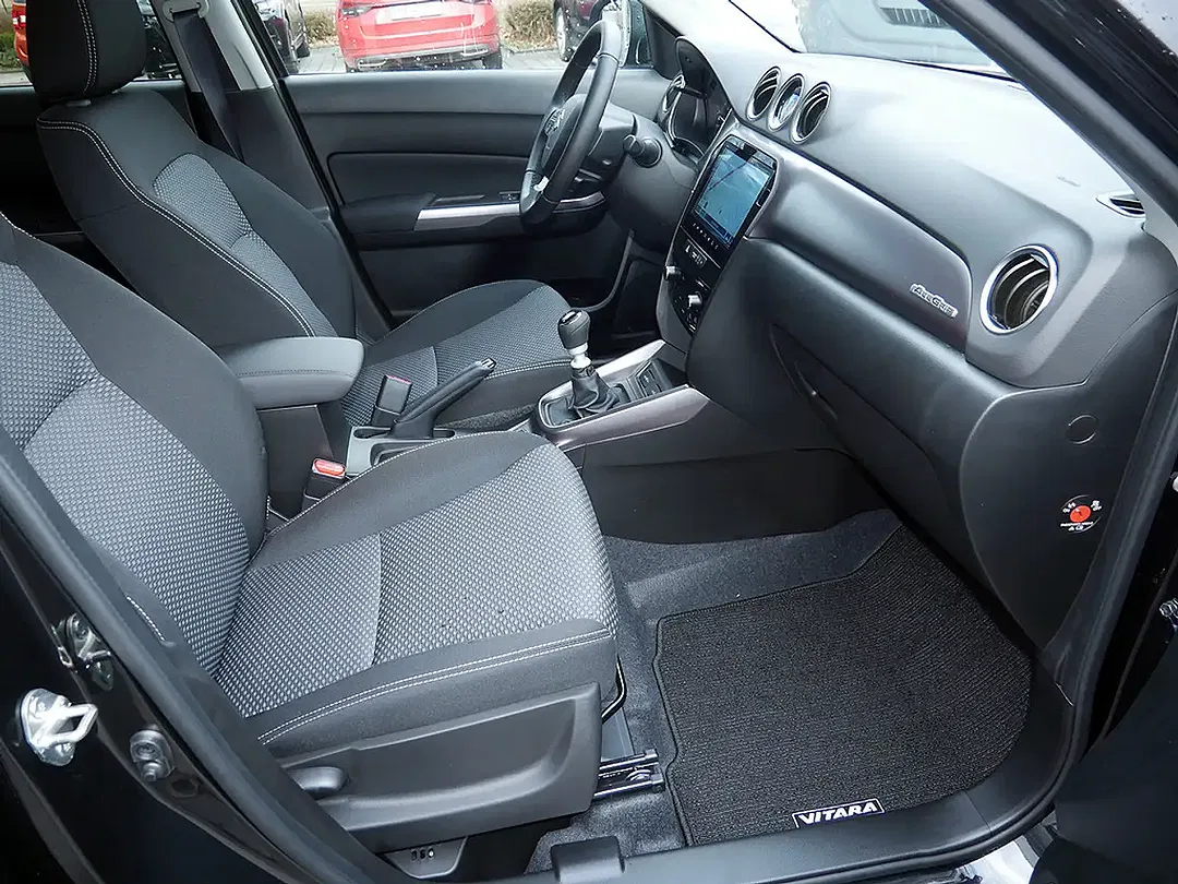 Suzuki Vitara - Thumbnail 8