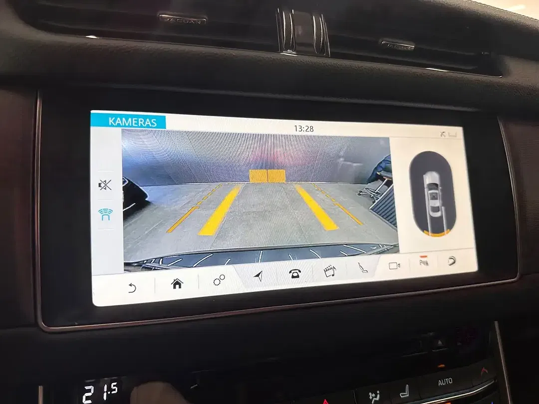 Jaguar XF - Thumbnail 26