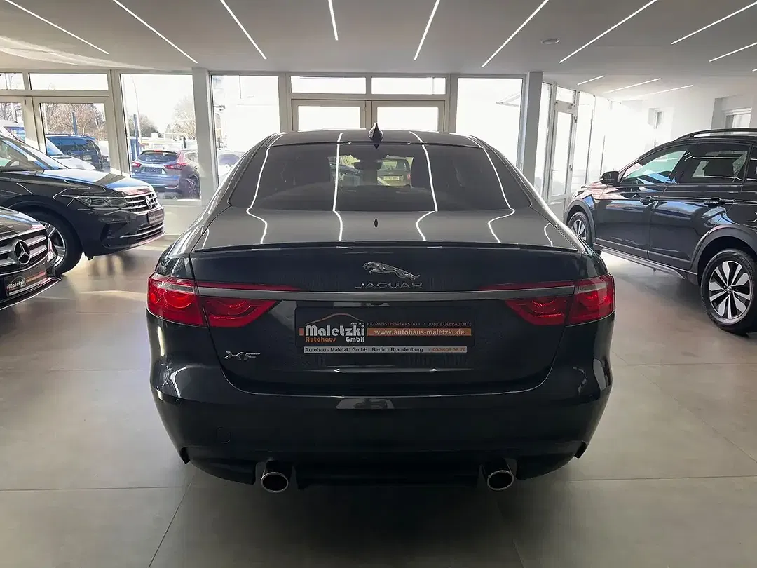 Jaguar XF - Thumbnail 5
