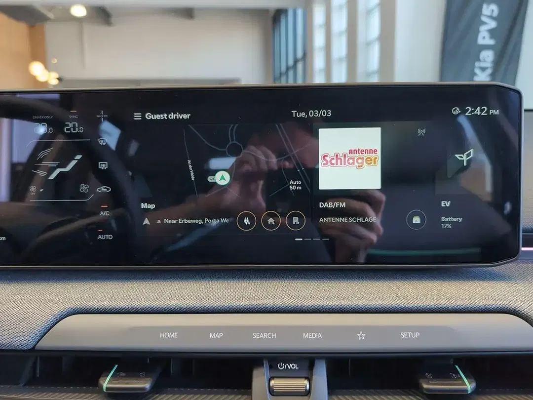 Kia EV4 - Thumbnail 10