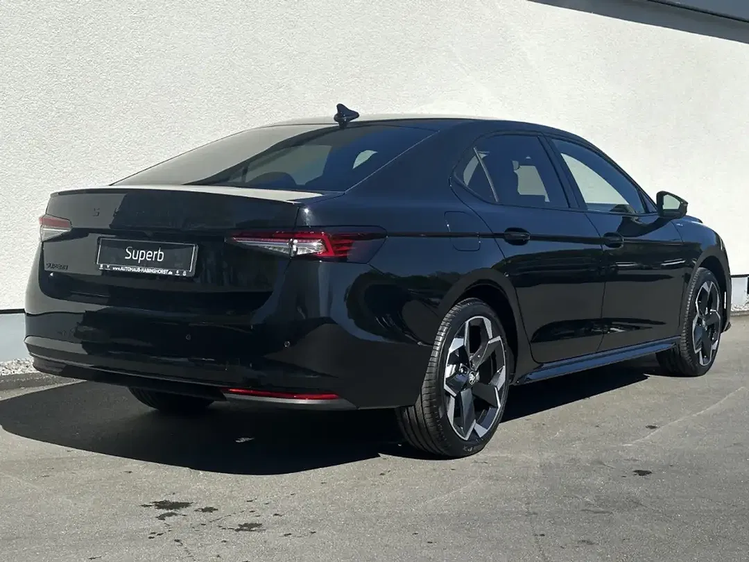 Skoda Superb - Thumbnail 2