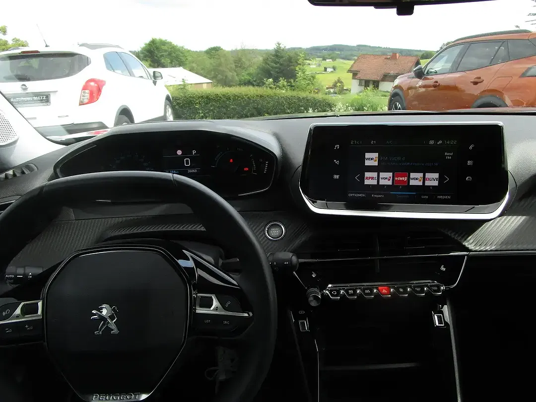 Peugeot 2008 - Thumbnail 11