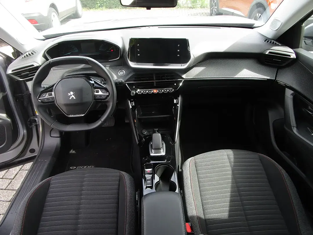 Peugeot 2008 - Thumbnail 9