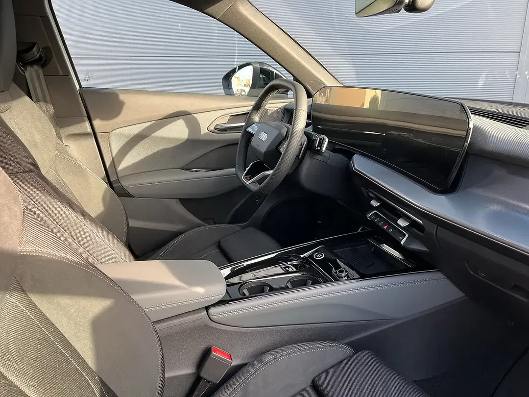 Audi Q3 - Thumbnail 13