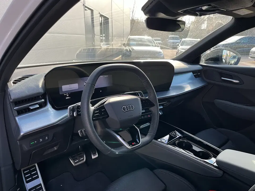 Audi Q3 - Thumbnail 14