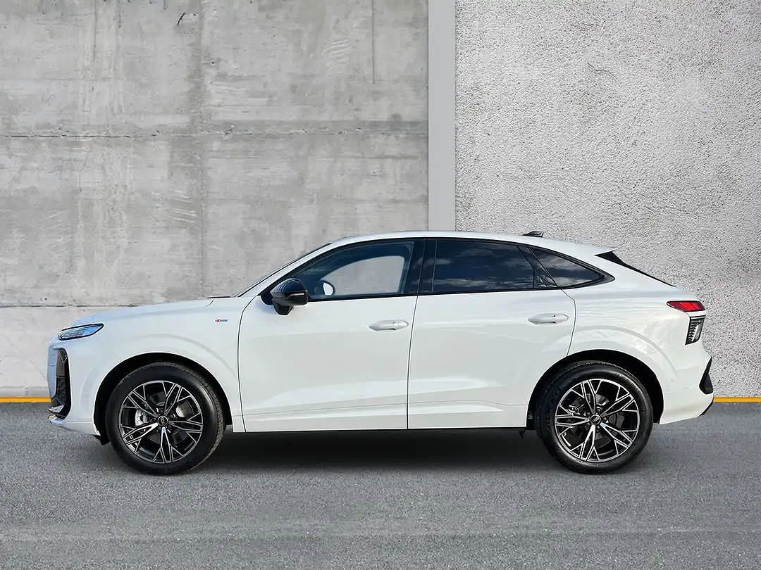 Audi Q3 - Thumbnail 2