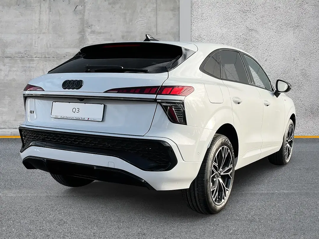 Audi Q3 - Thumbnail 3