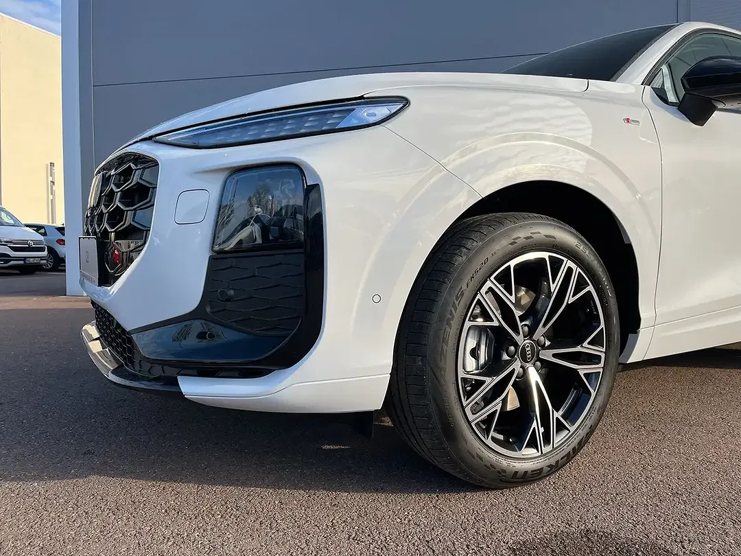 Audi Q3 - Thumbnail 6