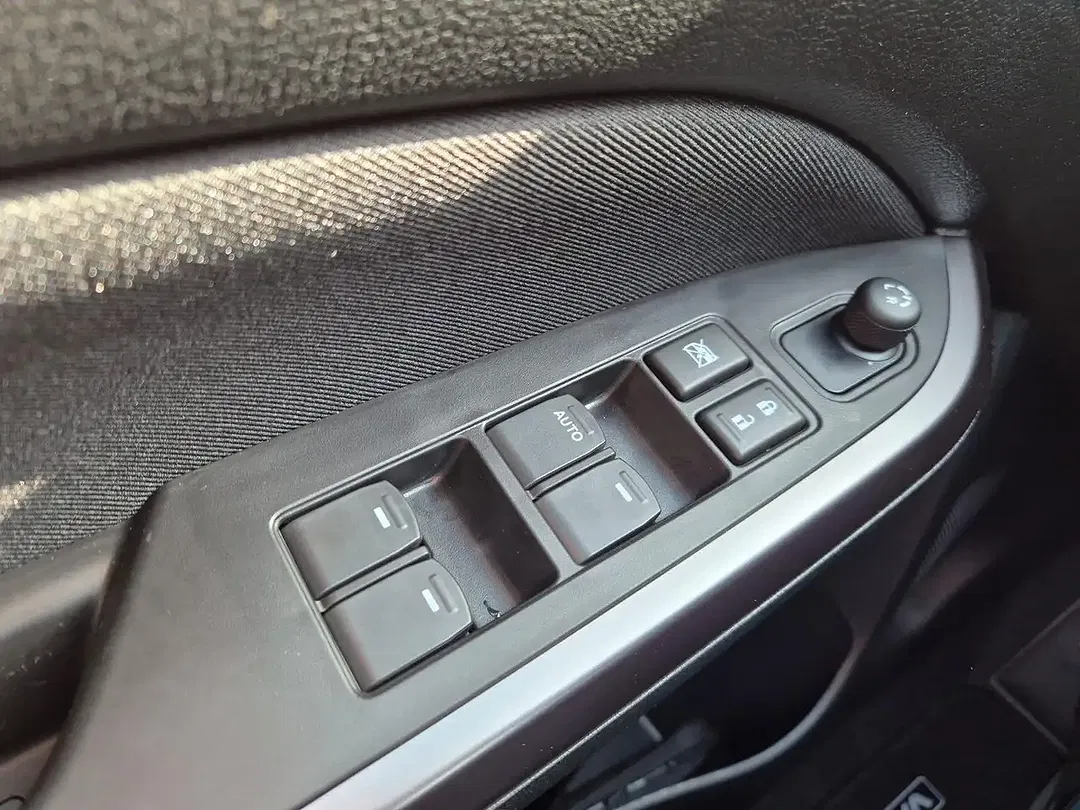 Suzuki Vitara - Thumbnail 14