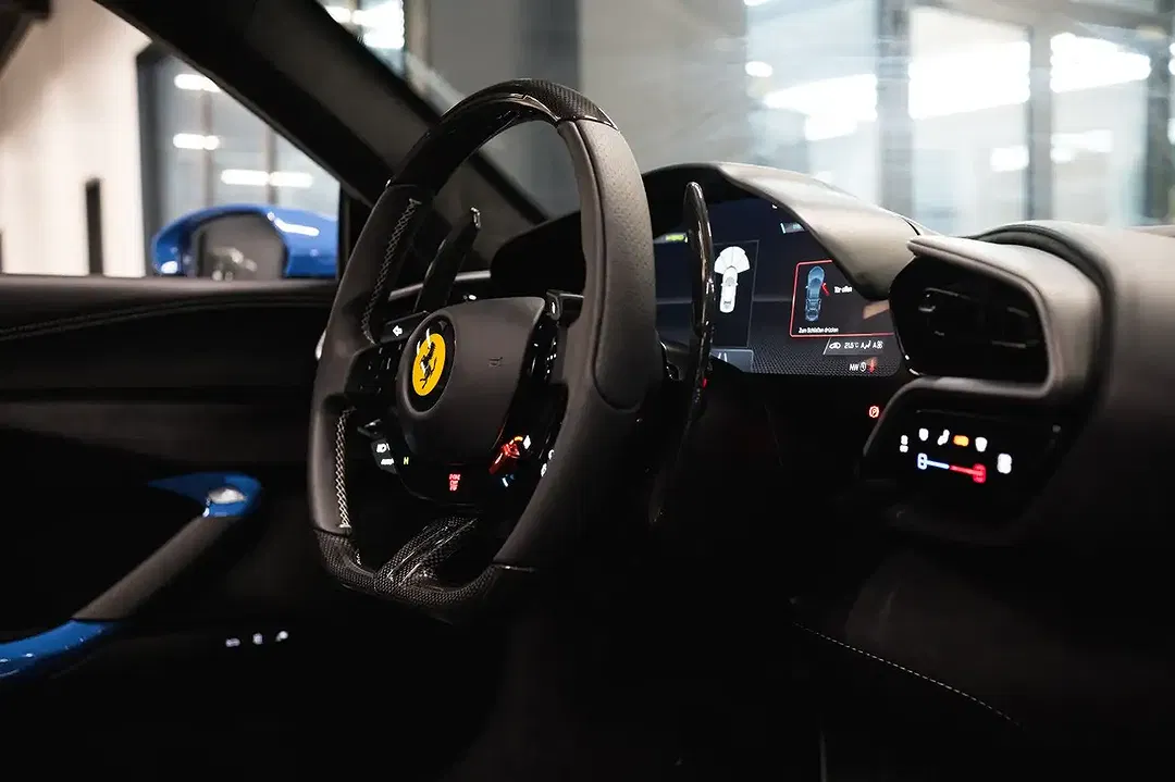 Ferrari 296 GTS - Thumbnail 9