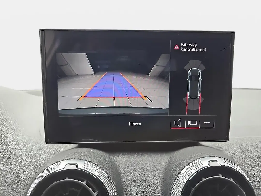 Audi Q2 - Thumbnail 10