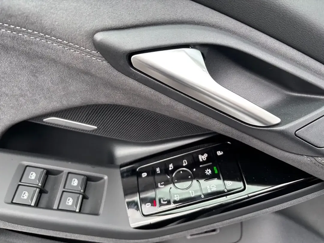 Audi A6 e-tron - Thumbnail 12