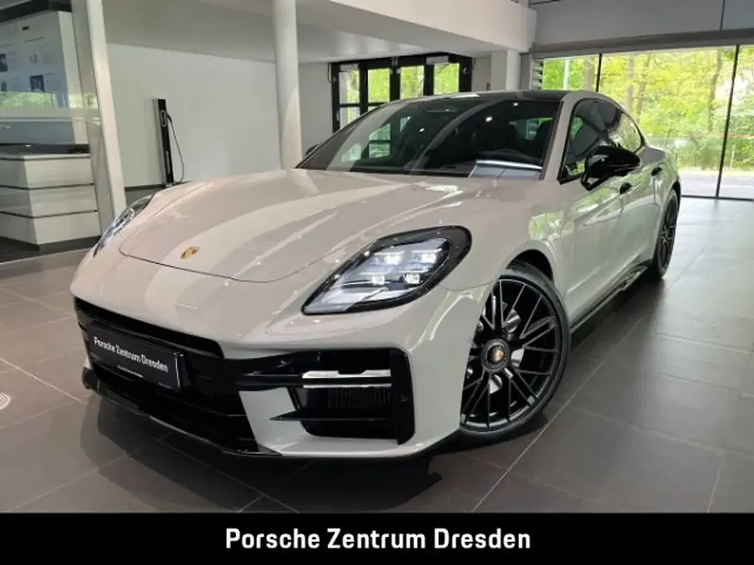 Porsche Panamera - Thumbnail 1