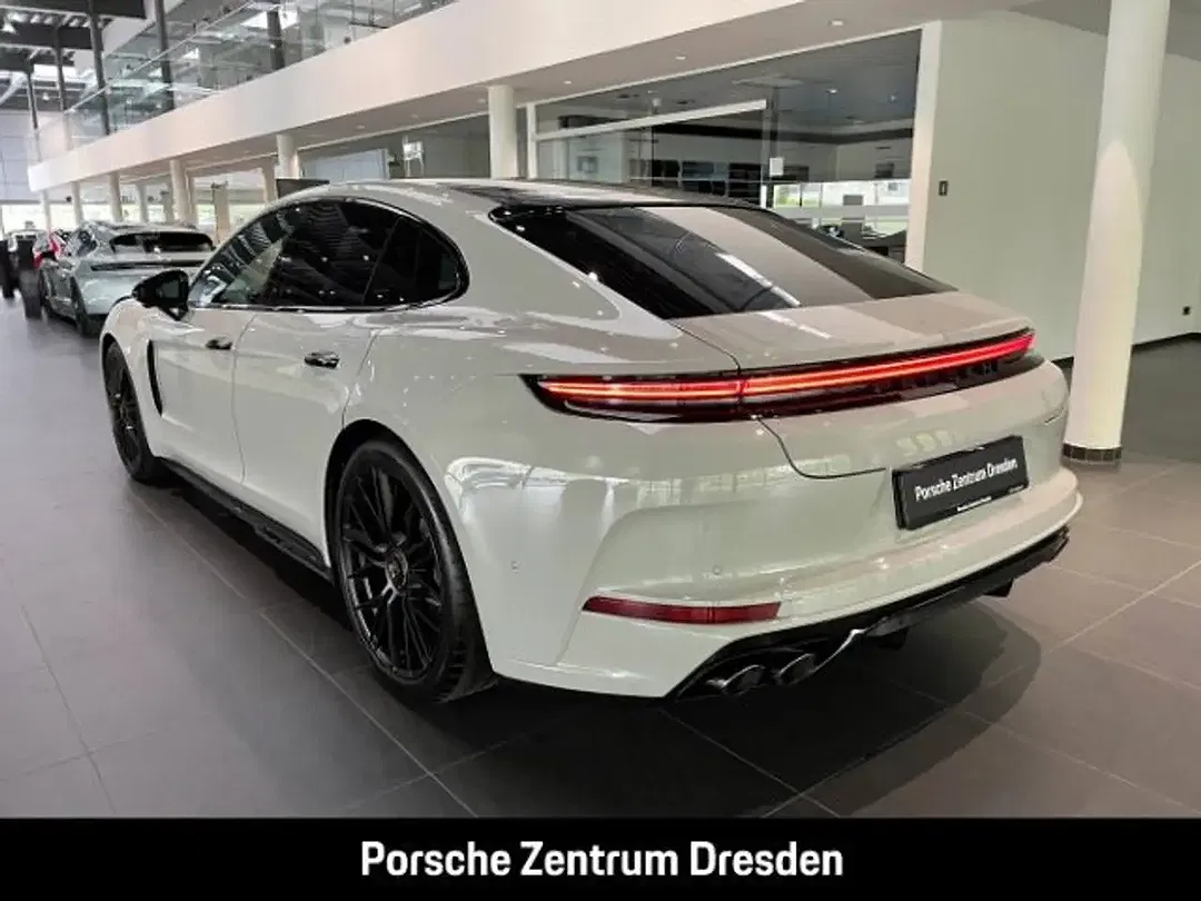 Porsche Panamera - Thumbnail 3