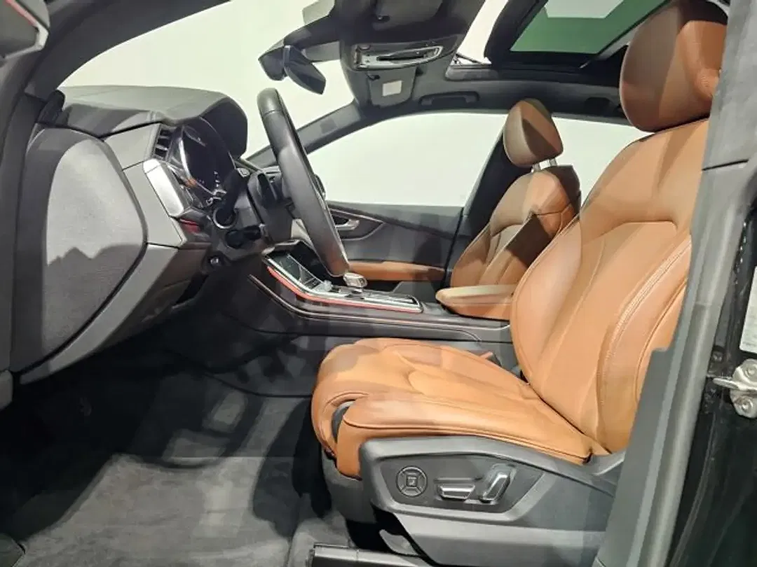 Audi Q8 - Thumbnail 13
