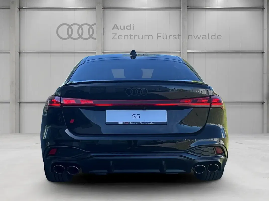 Audi S5 - Thumbnail 4