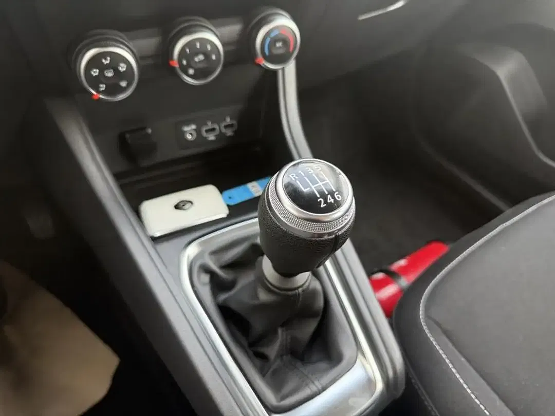 Renault Captur - Thumbnail 17