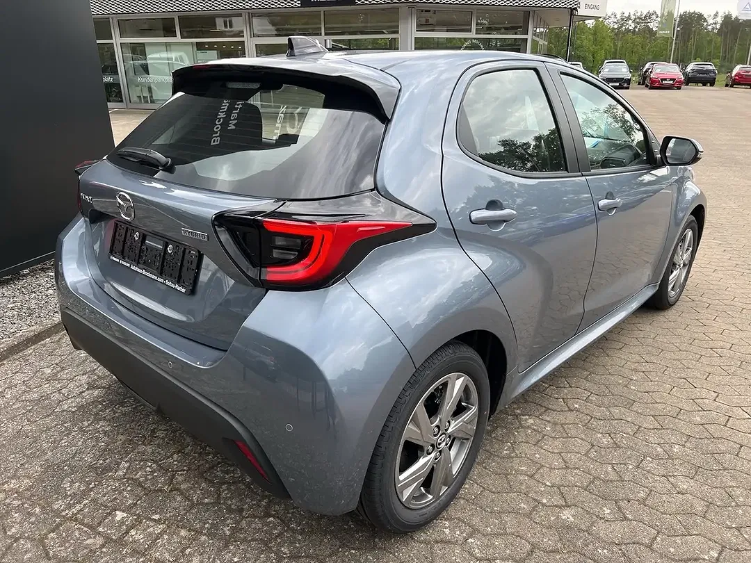 Mazda 2 - Thumbnail 2