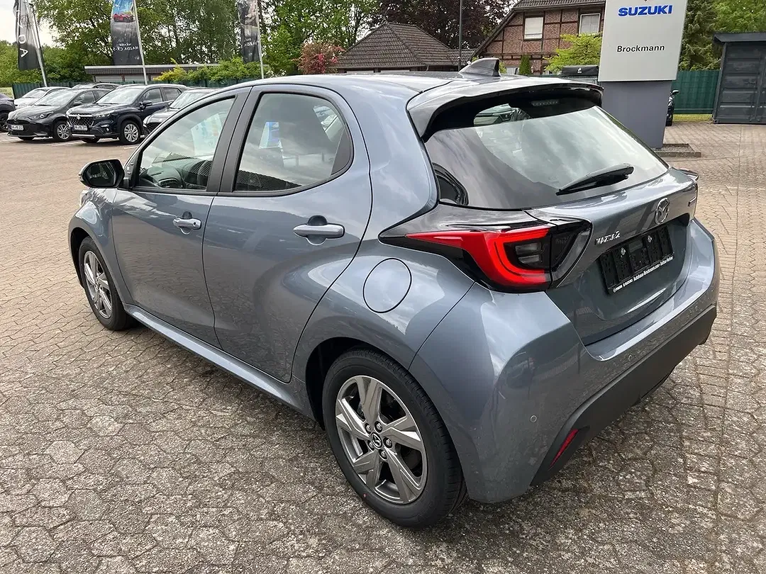 Mazda 2 - Thumbnail 3