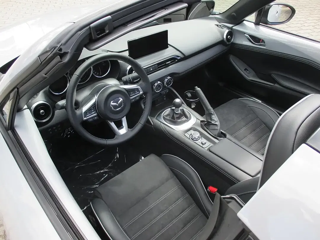 Mazda MX-5 - Thumbnail 11
