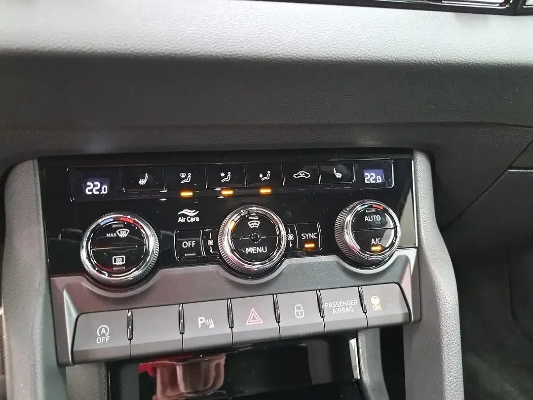 Skoda Karoq - Thumbnail 11