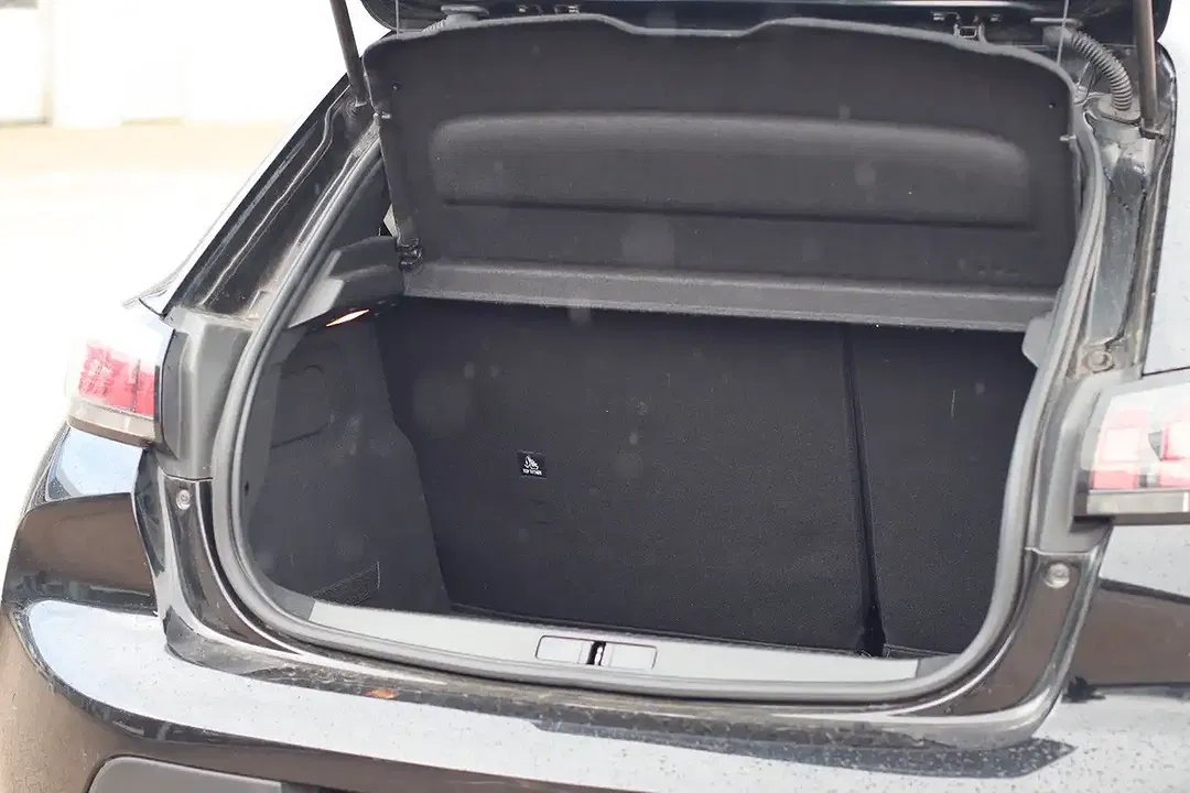 Peugeot 208 - Thumbnail 6