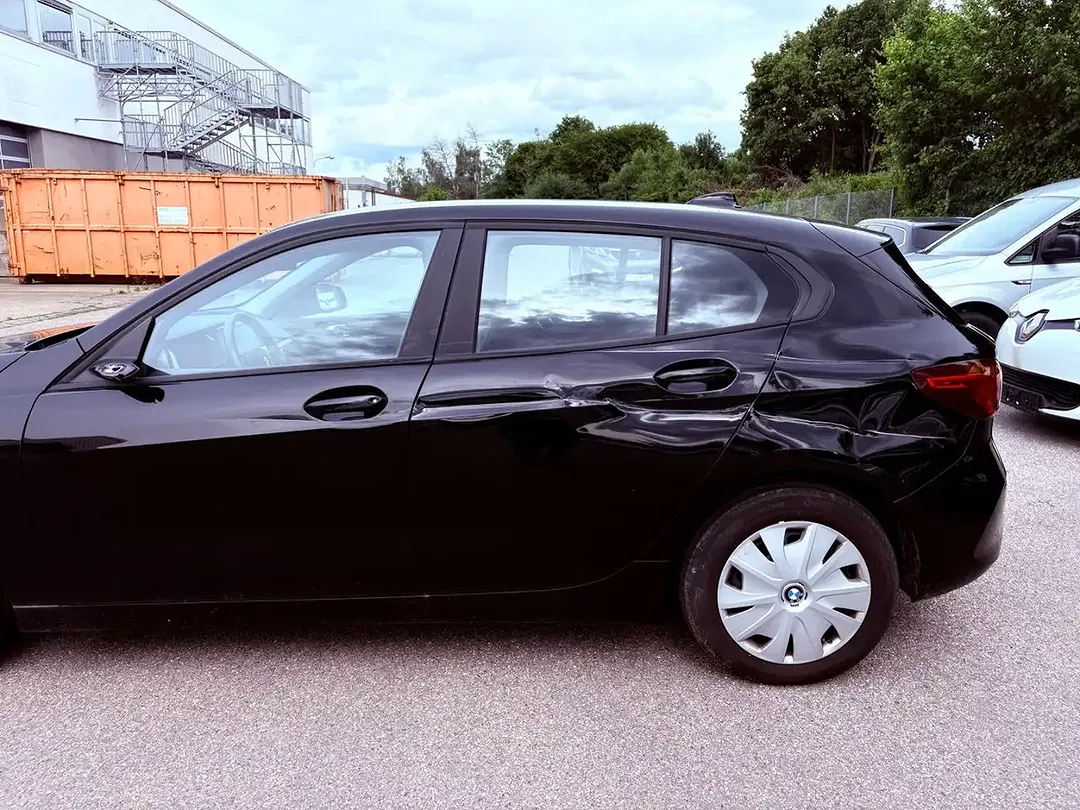 BMW 116 - Thumbnail 2