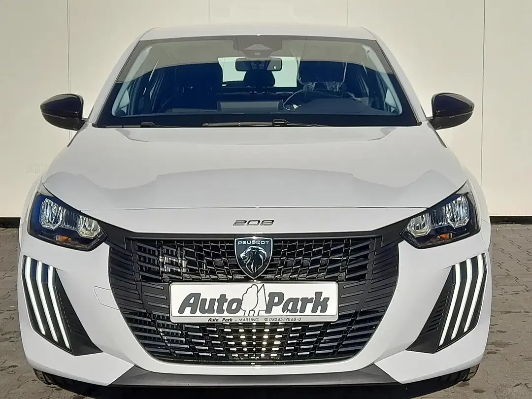 Peugeot 208 - Thumbnail 4