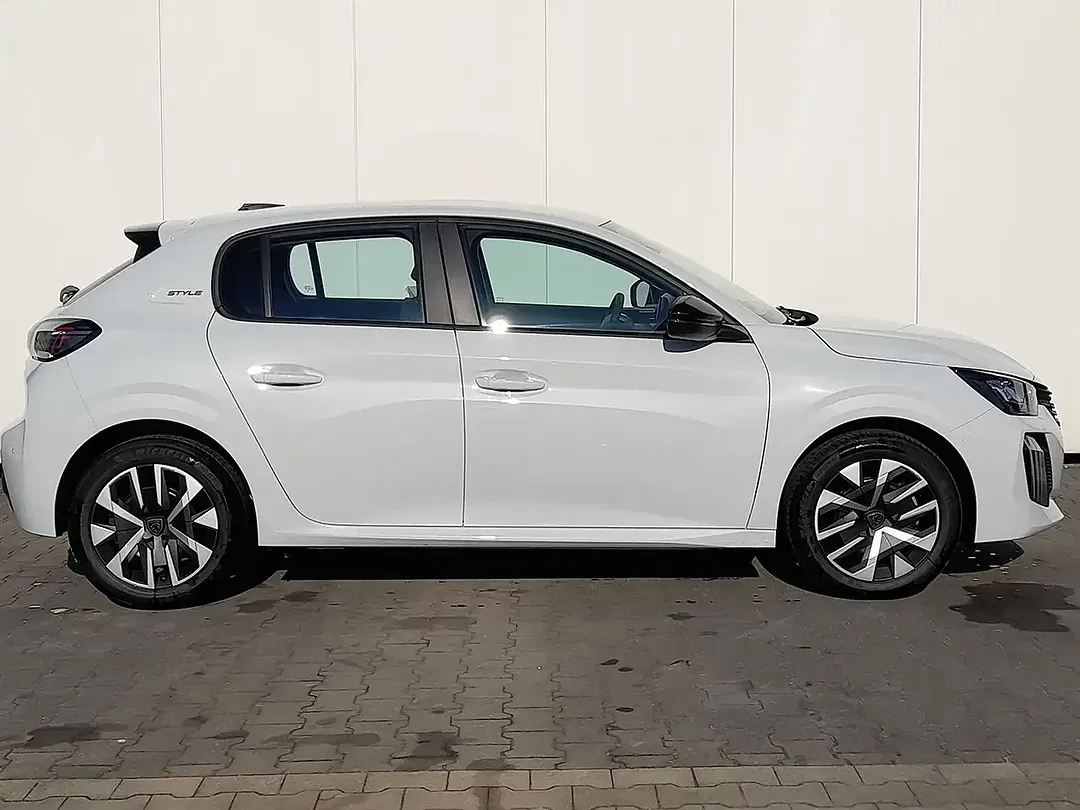 Peugeot 208 - Thumbnail 6