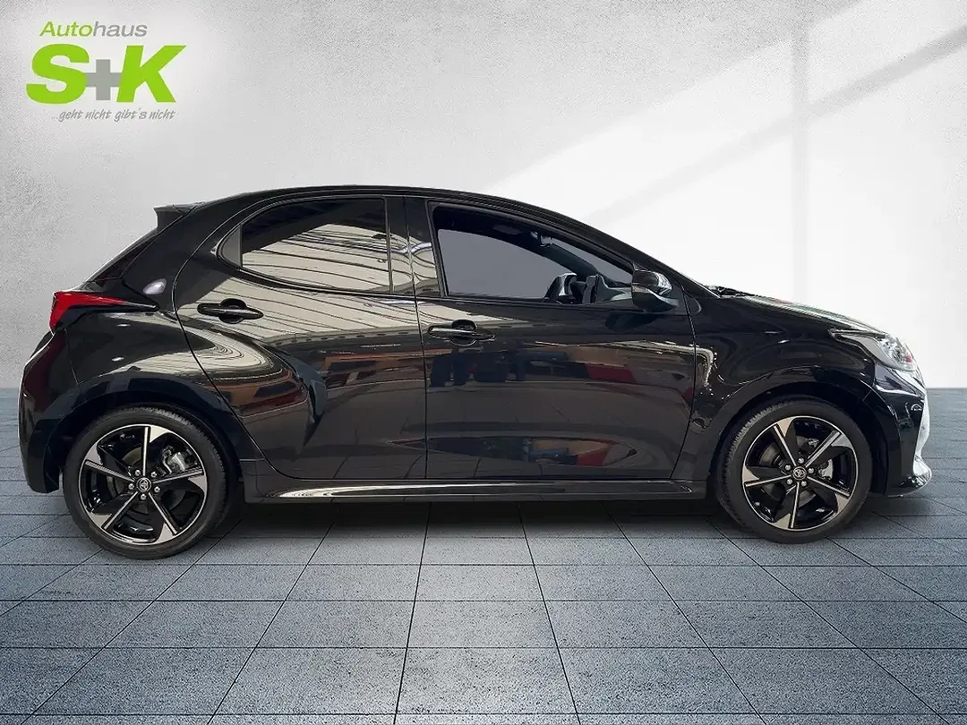 Toyota Yaris - Thumbnail 5