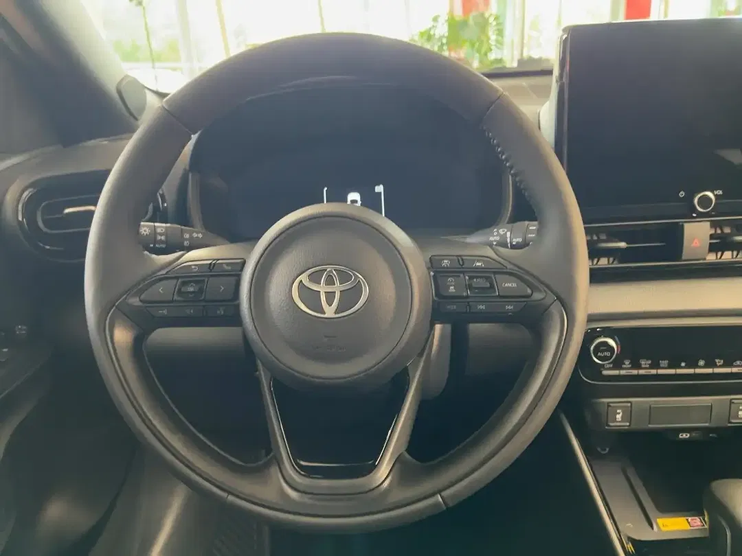 Toyota Yaris - Thumbnail 9