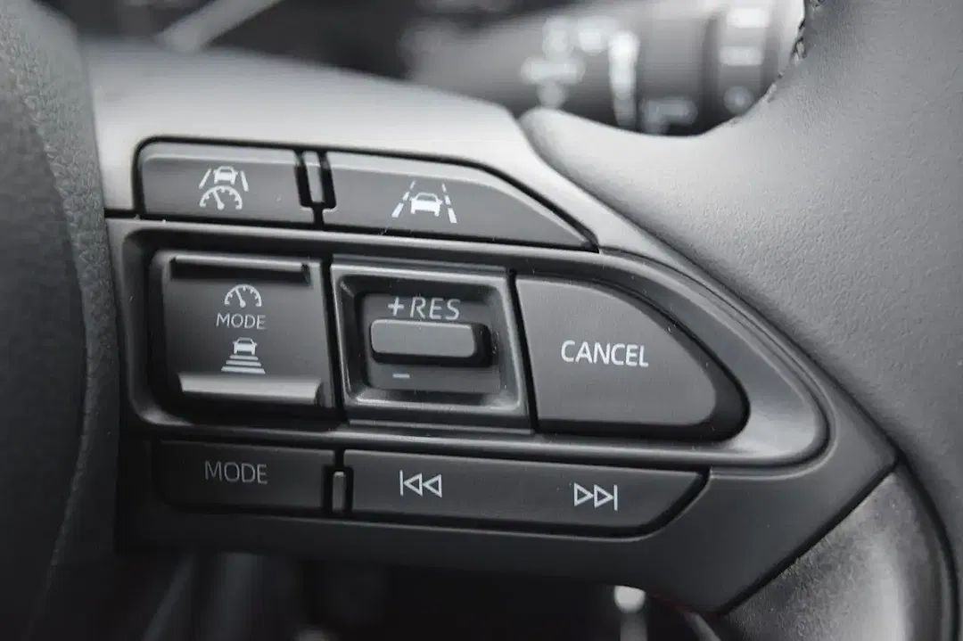 Toyota Yaris - Thumbnail 15