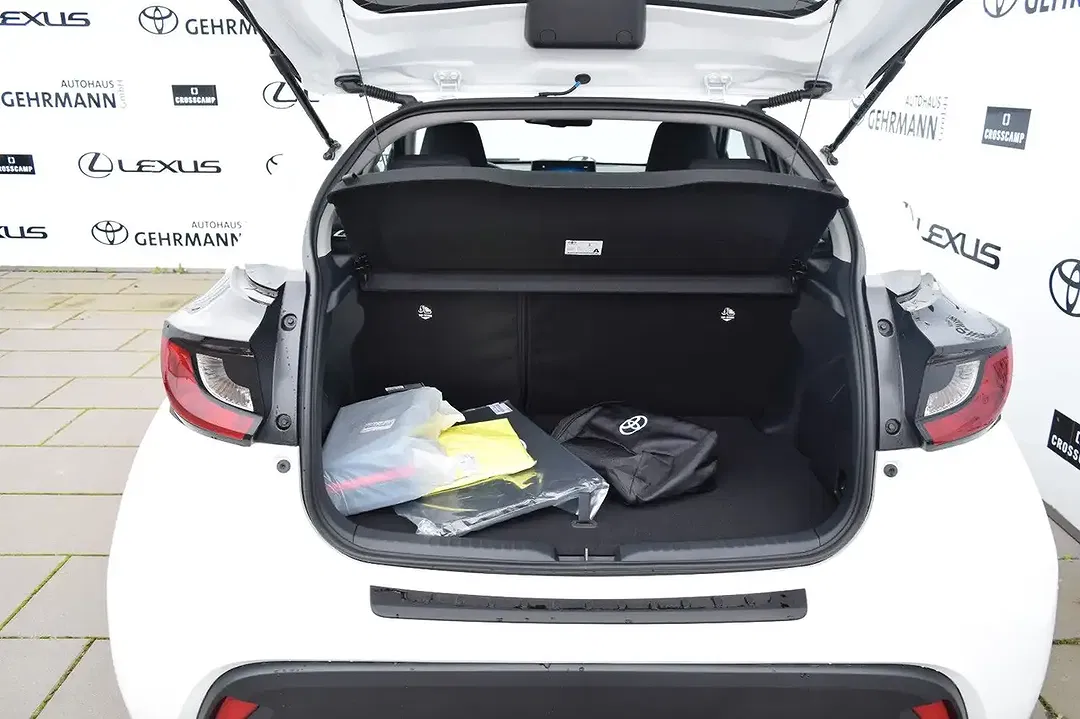 Toyota Yaris - Thumbnail 5