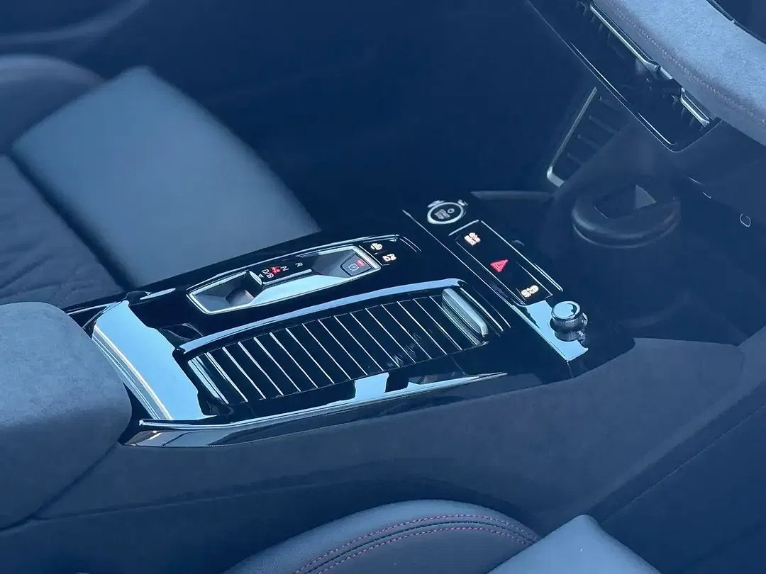 Audi Q6 e-tron - Thumbnail 12