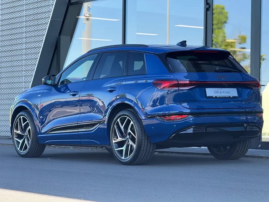 Audi Q6 e-tron - Thumbnail 2