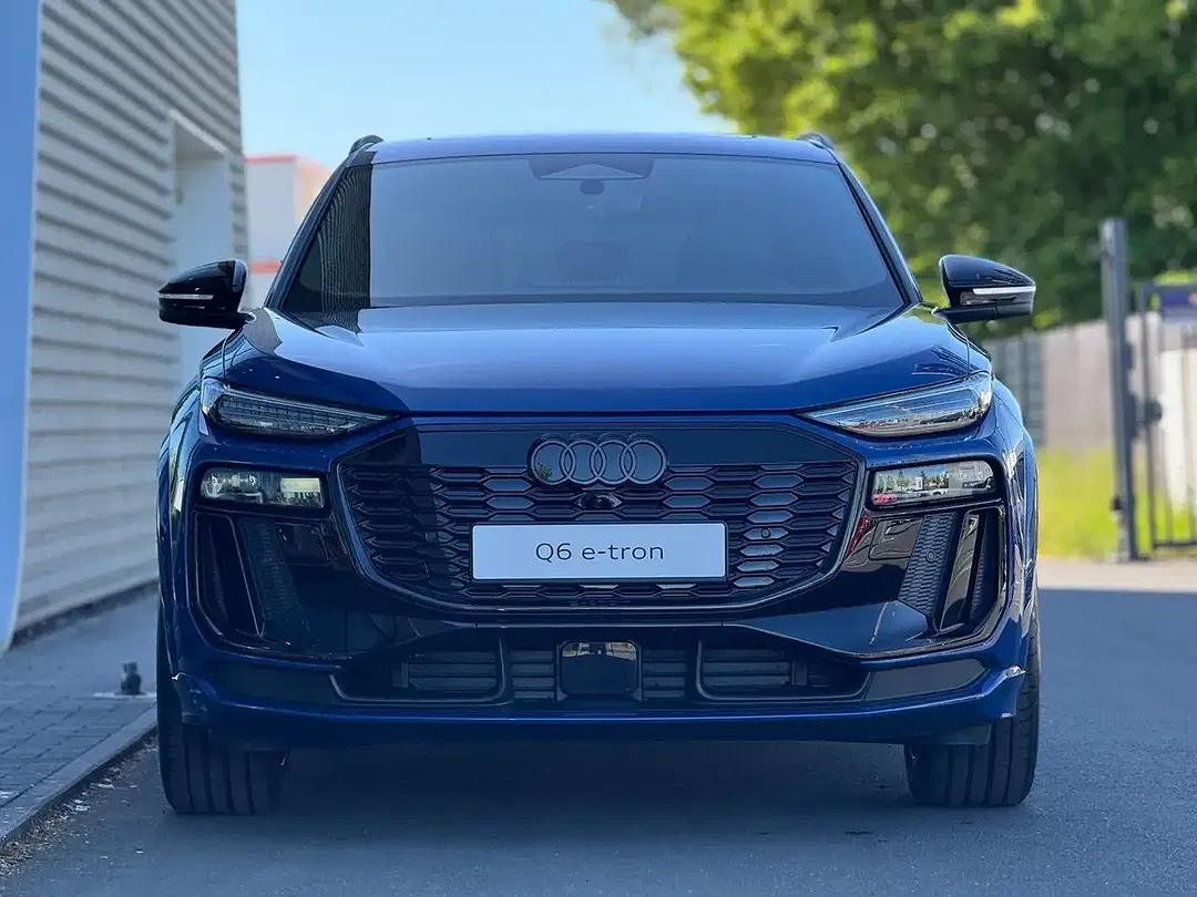 Audi Q6 e-tron - Thumbnail 3