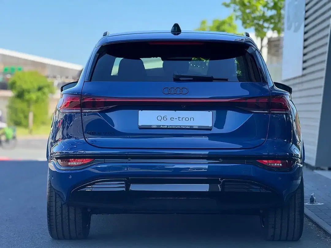 Audi Q6 e-tron - Thumbnail 4