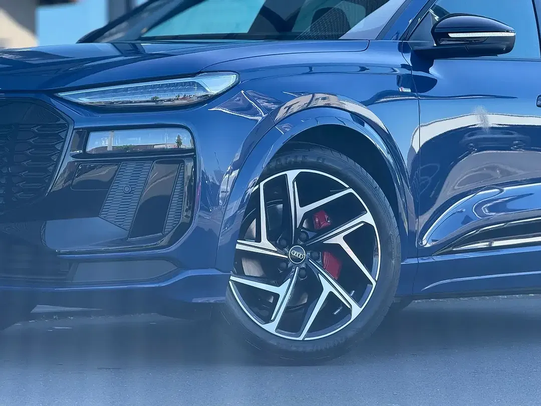 Audi Q6 e-tron - Thumbnail 6