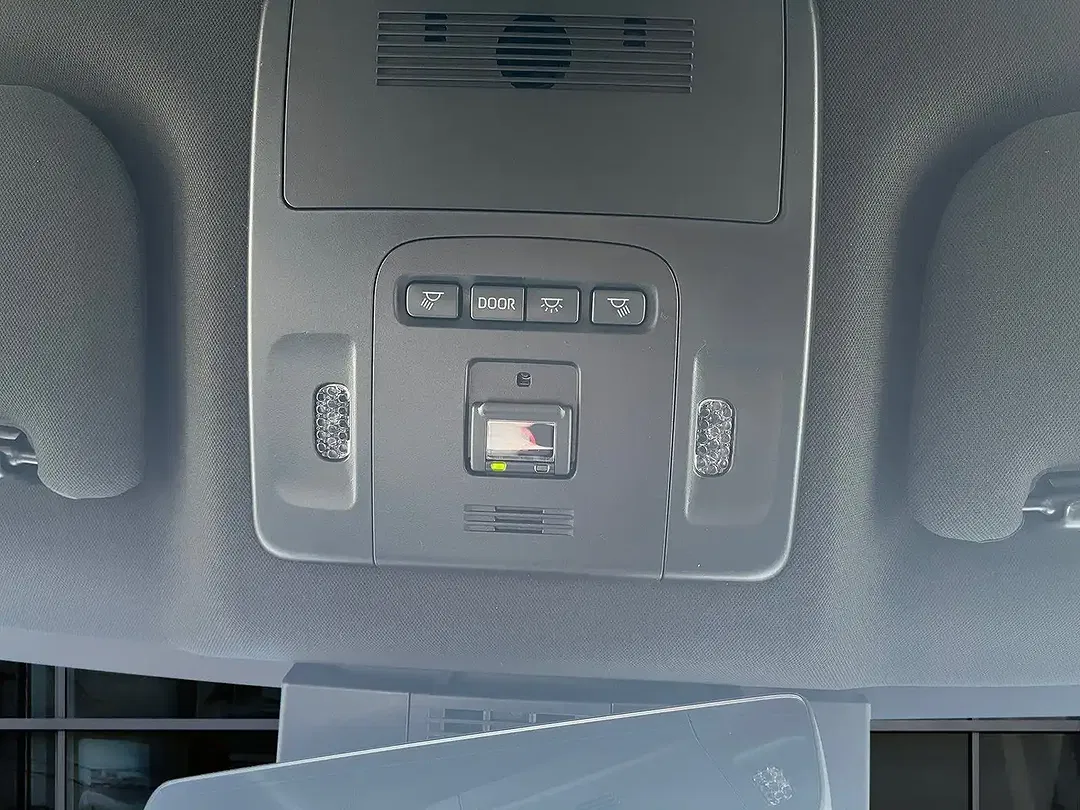 Toyota Camry - Thumbnail 22