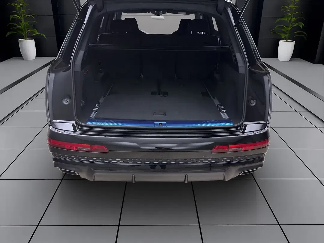 Audi Q7 - Thumbnail 5